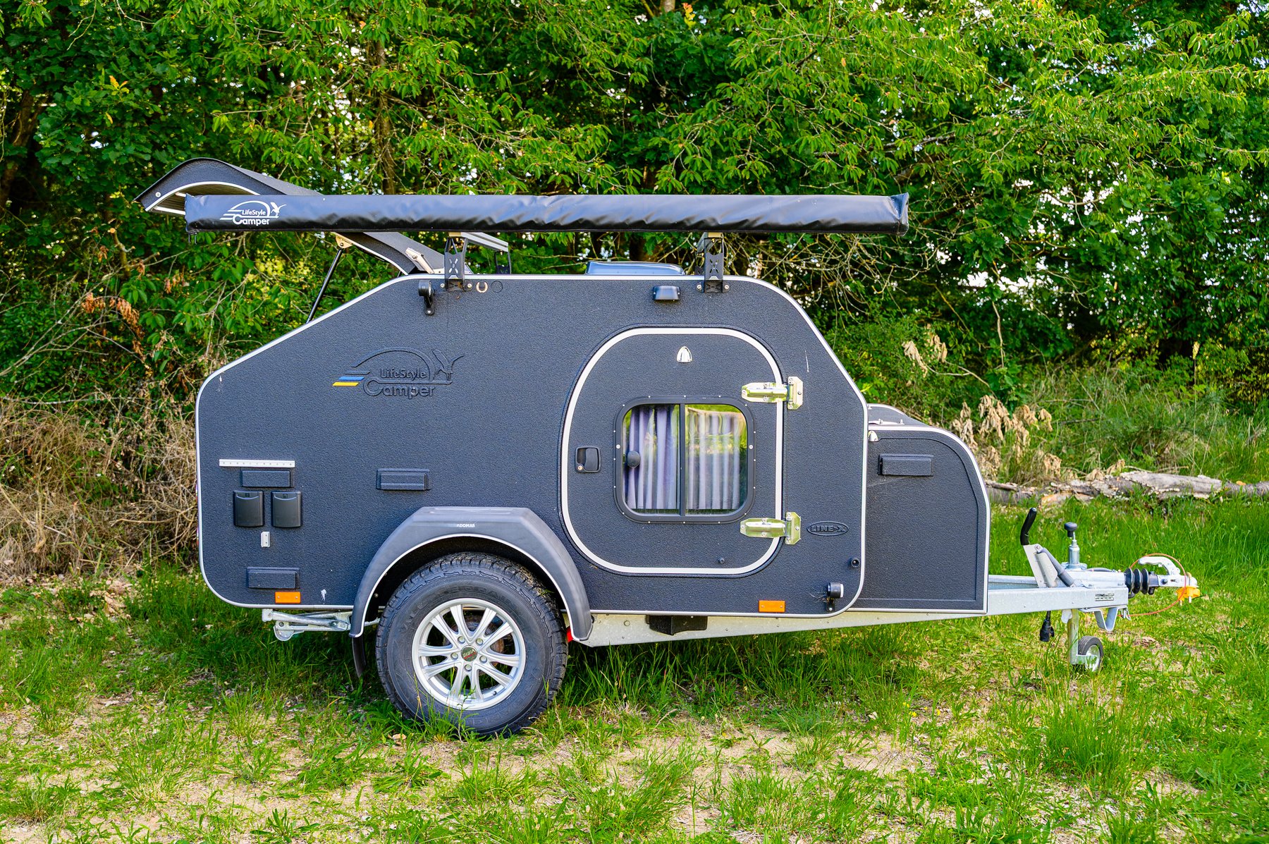 LSC-535 X-Line Camper s malou markýzou