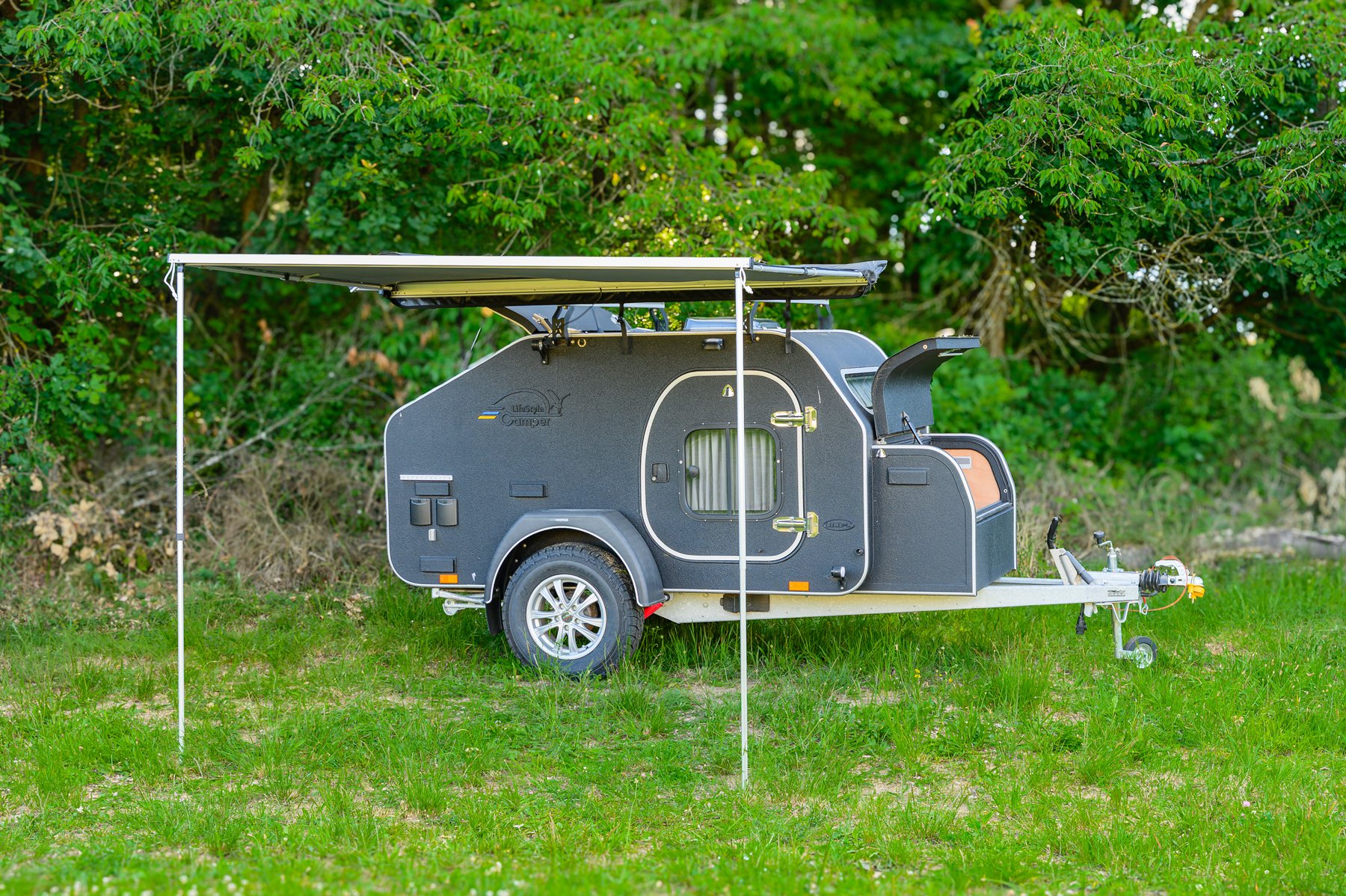 LSC-535 X-Line Camper s malou markýzou